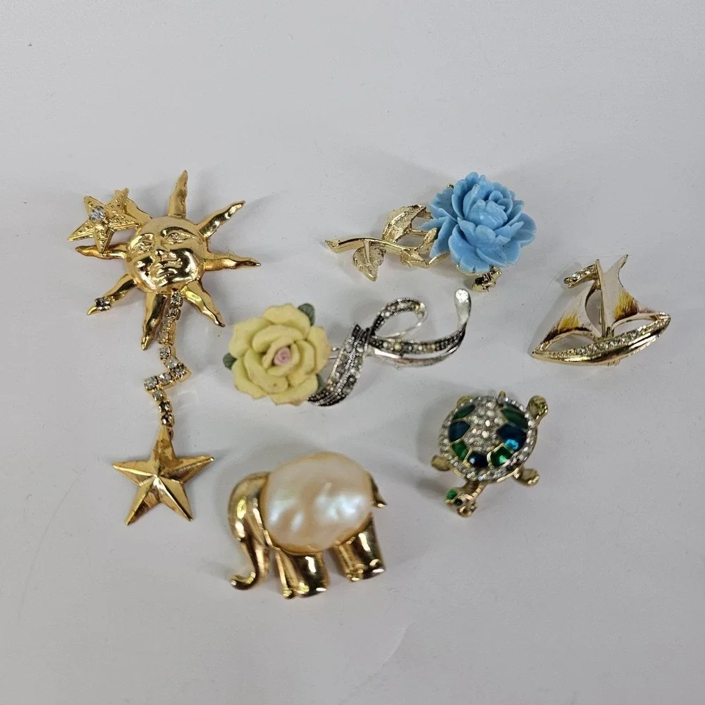 Vintage Pin Brooch Lot Animal Floral Turtle Elephant Celestial Avon Pearl Stone